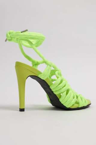 Sandalia Launches Perfume with strings