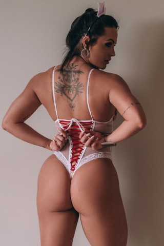 Fantasia Enfermeira Levada